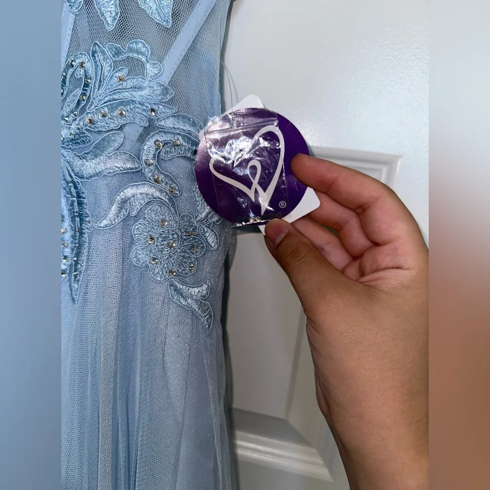 Dress Stunning baby blue maxi prom wedding formal dress size 7 - Picture 8 of 10